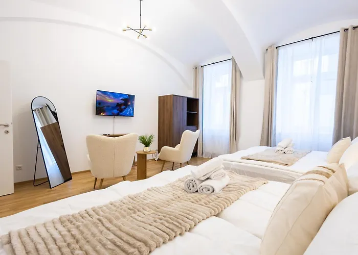 High-end 3 Bedroom L Free Parking L Ac In Every L Sleeps 11 *