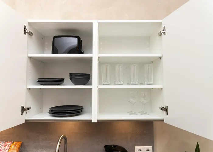 High-end 3 Bedroom L Free Parking L Ac In Every L Sleeps 11 شقة فيينا