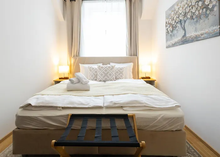 High-end 3 Bedroom L Free Parking L Ac In Every L Sleeps 11 Apartamento Viena